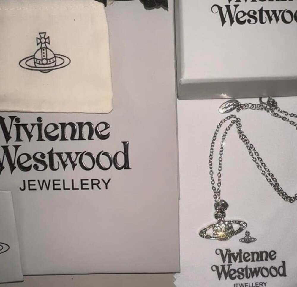 Vivienne Westwood Silver Orb Pendant Necklace, Classic Saturn Design - Picture 2 of 6